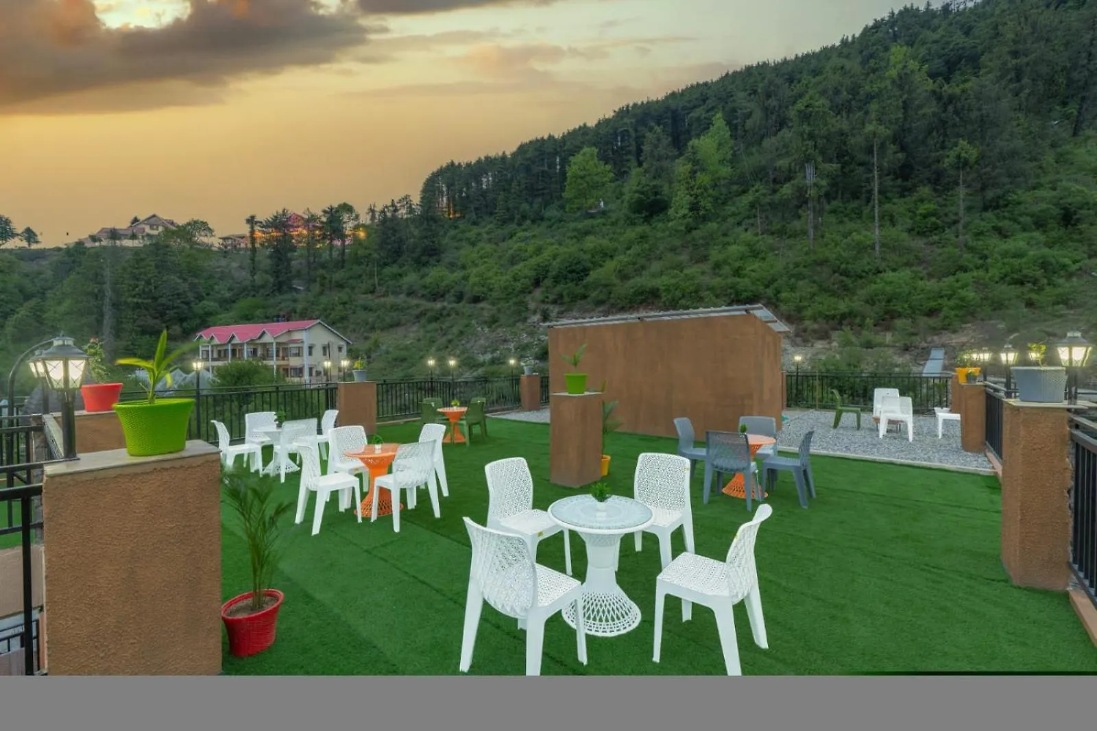 **** Hotel The Nature Dreams I Vacations I Conference I Mice I Family Events I Open Air Terrace I Sky Bonfire I Kufri By Exotic Stays Shimla India